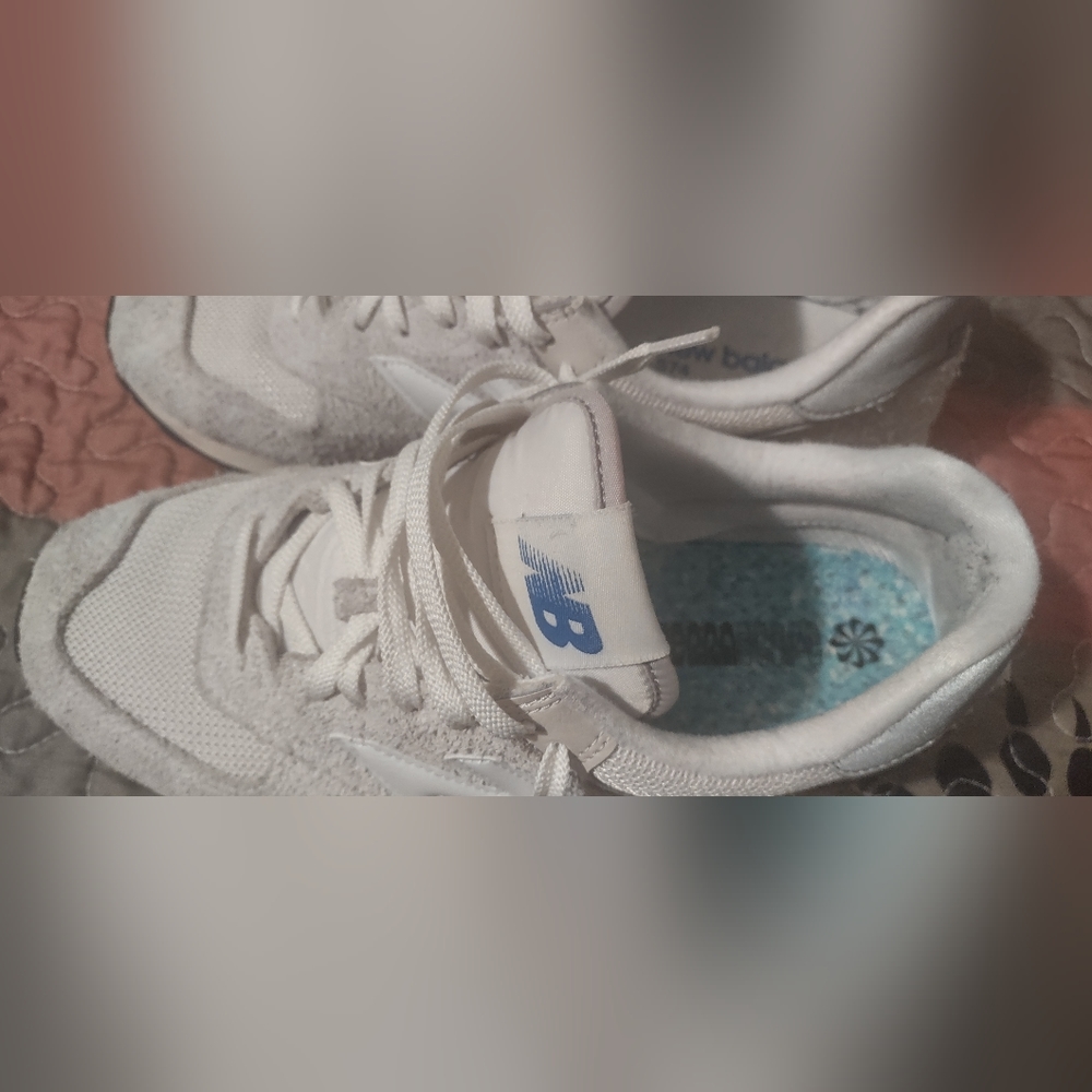 Men's New Balance size 9.5 574